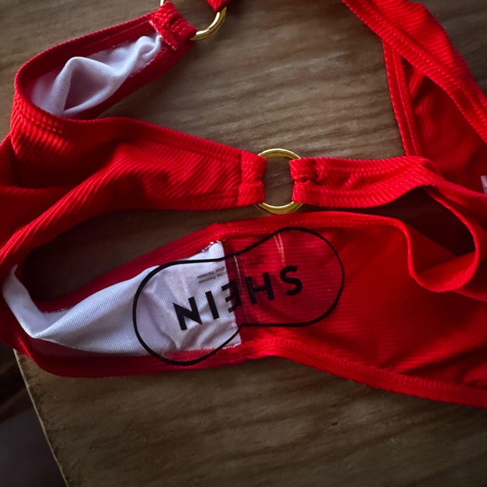 Red Ribbed Bikini Set with Gold Rings - Picture 4 of 4